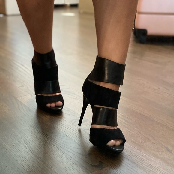 Burberry | suede and leather Heels - Picture 2 of 7